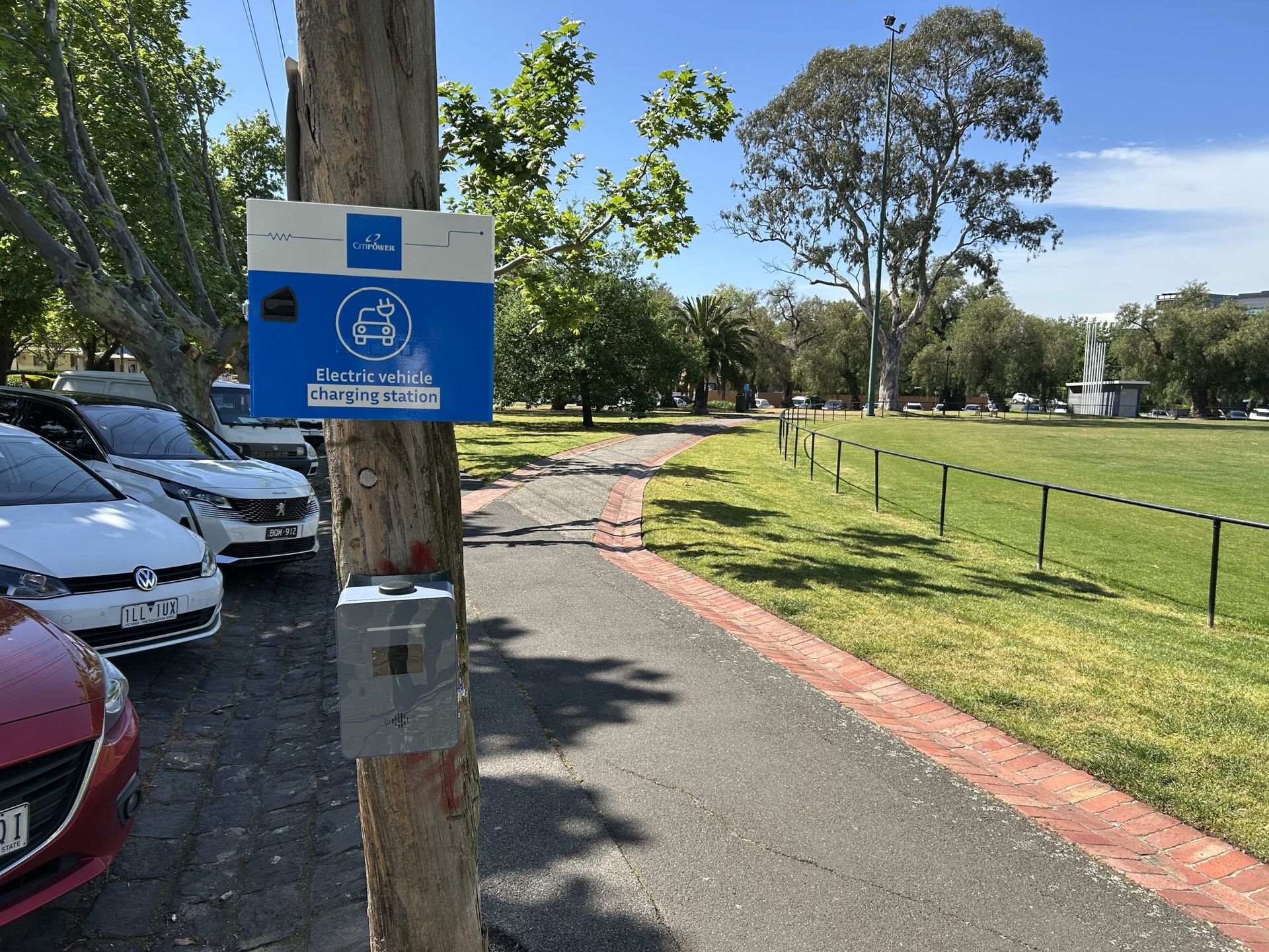 Green light for Victorian pole-mounted EV charger trial